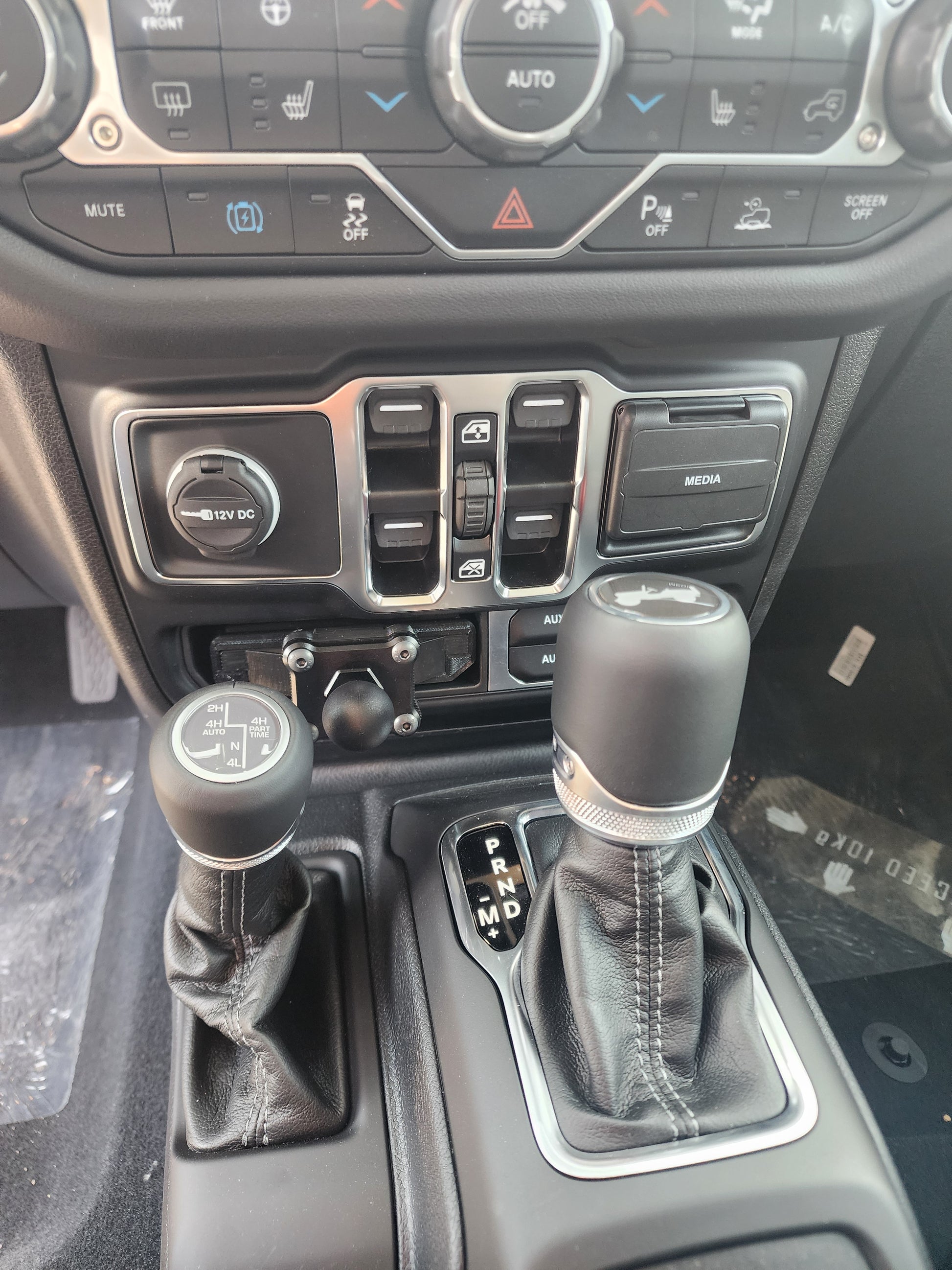 "Ducky Smash" Phone Mount for Jeep Wrangler/Gladiator 2018 - 2025 image 6