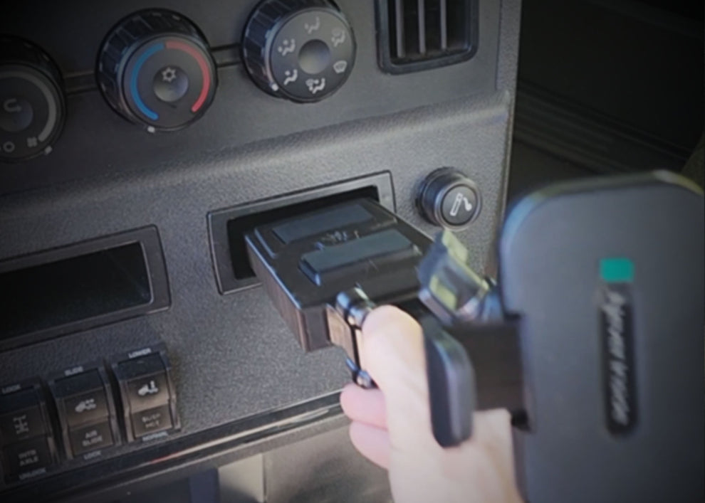 Freightliner Cascadia Phone Mount | 2018-2026 New Body | RAM Compatible Mount image 2