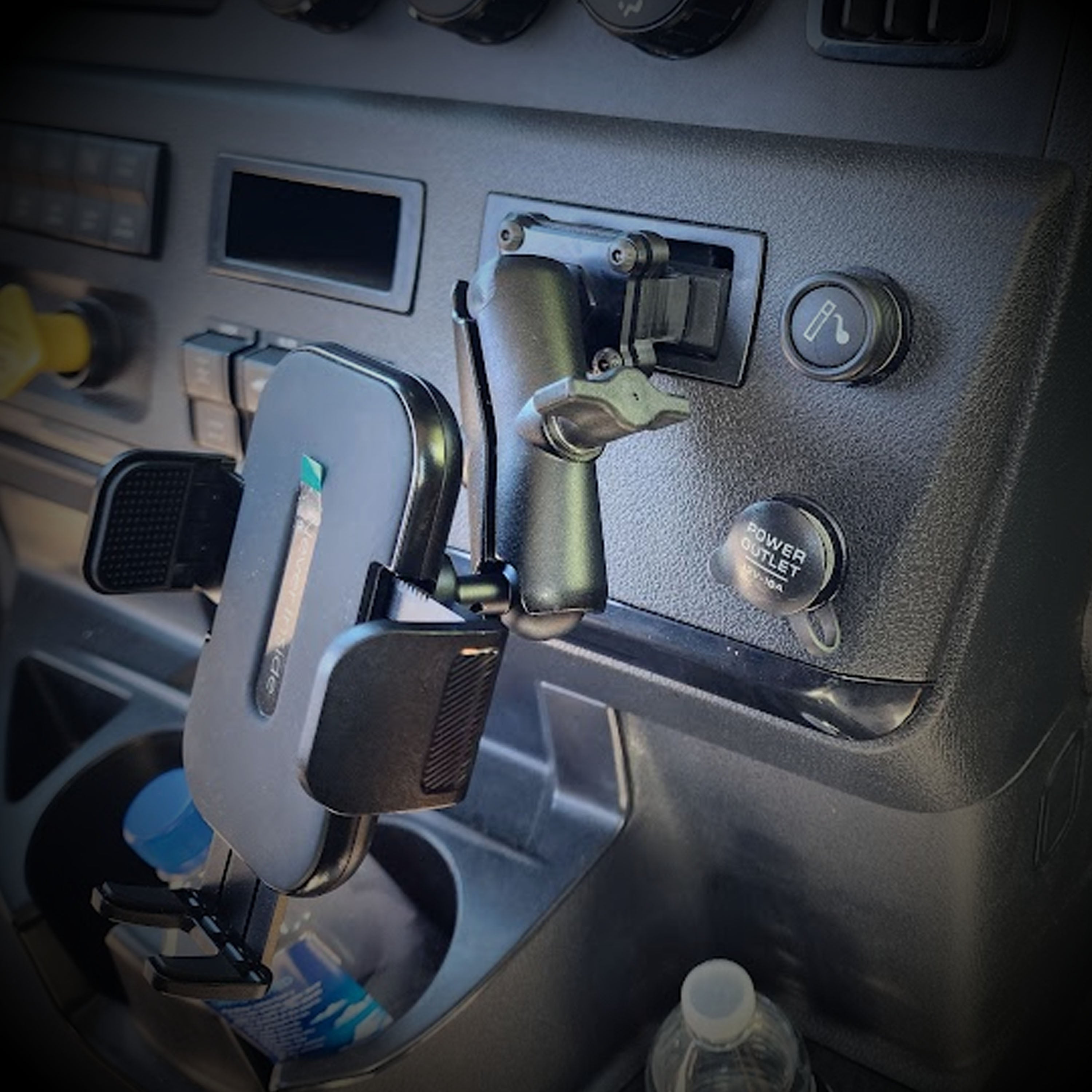 Freightliner Cascadia Phone Mount | 2018-2026 New Body | RAM Compatible Mount image 10