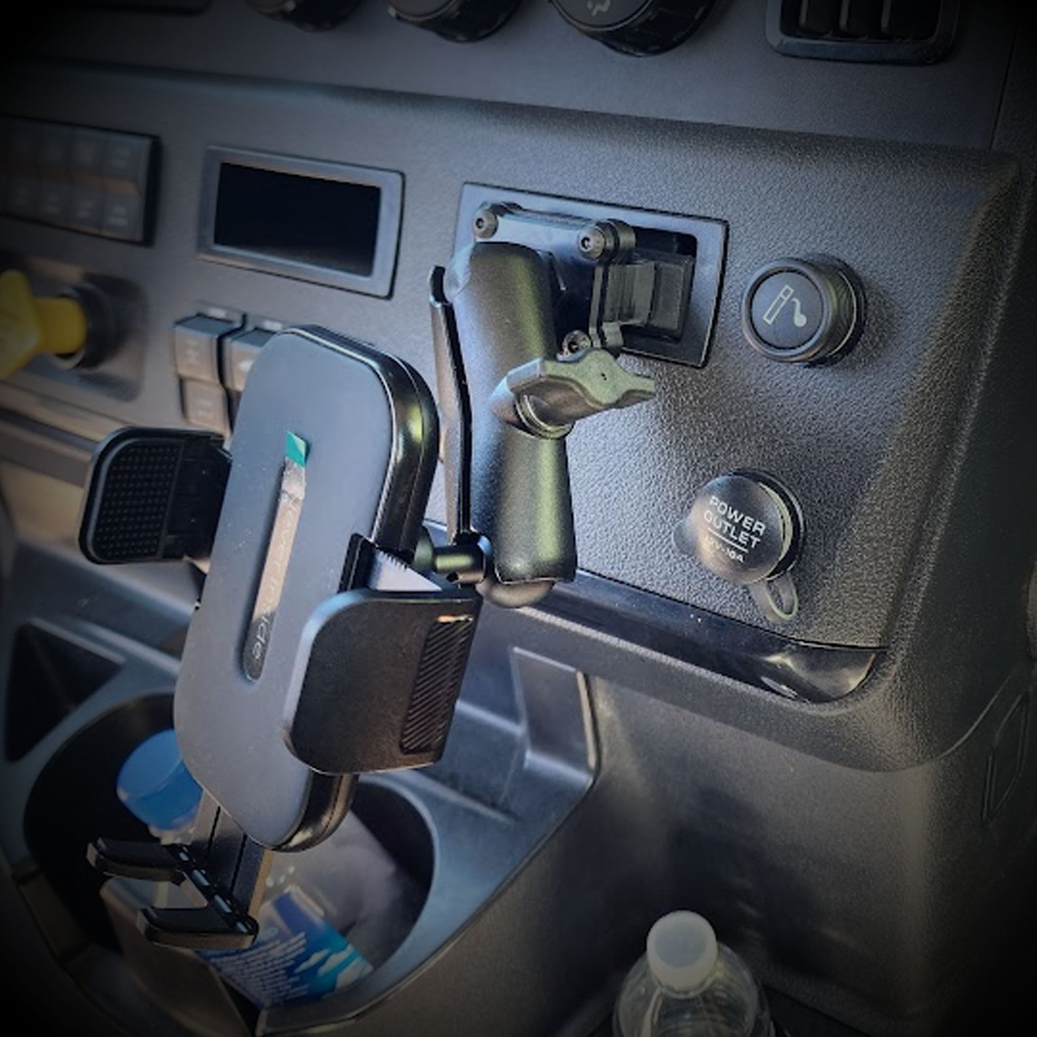 Freightliner Cascadia Phone Mount | 2018-2026 New Body | RAM Compatible Mount image 10