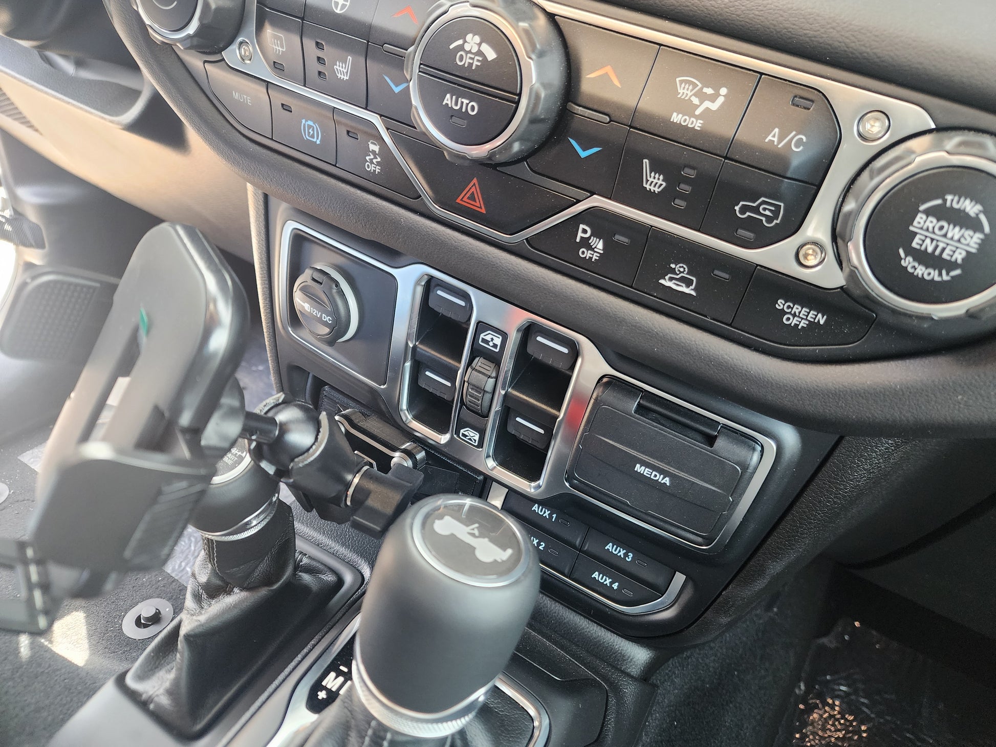 "Ducky Smash" Phone Mount for Jeep Wrangler/Gladiator 2018 - 2025 image 3